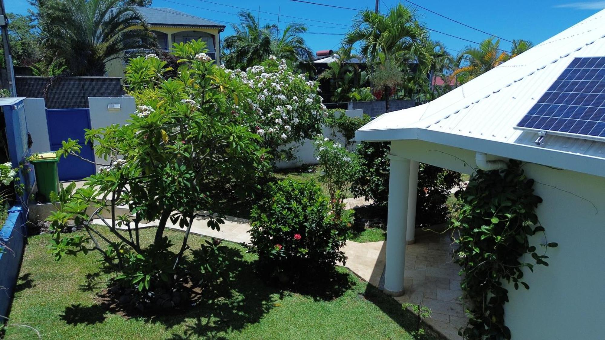 Villa BELLE VUE, CHAMBRE BAMBOUS Saint Pierre Exterior foto